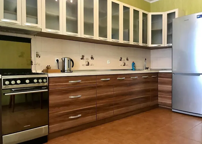 Апартаменты & Vernissage On Kostandi Street